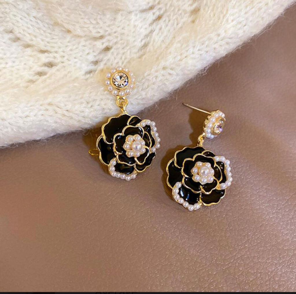Pure Pearl Alloy Earring