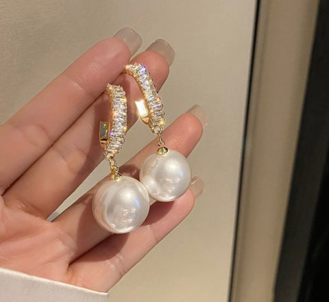 Pearl Alloy Earring