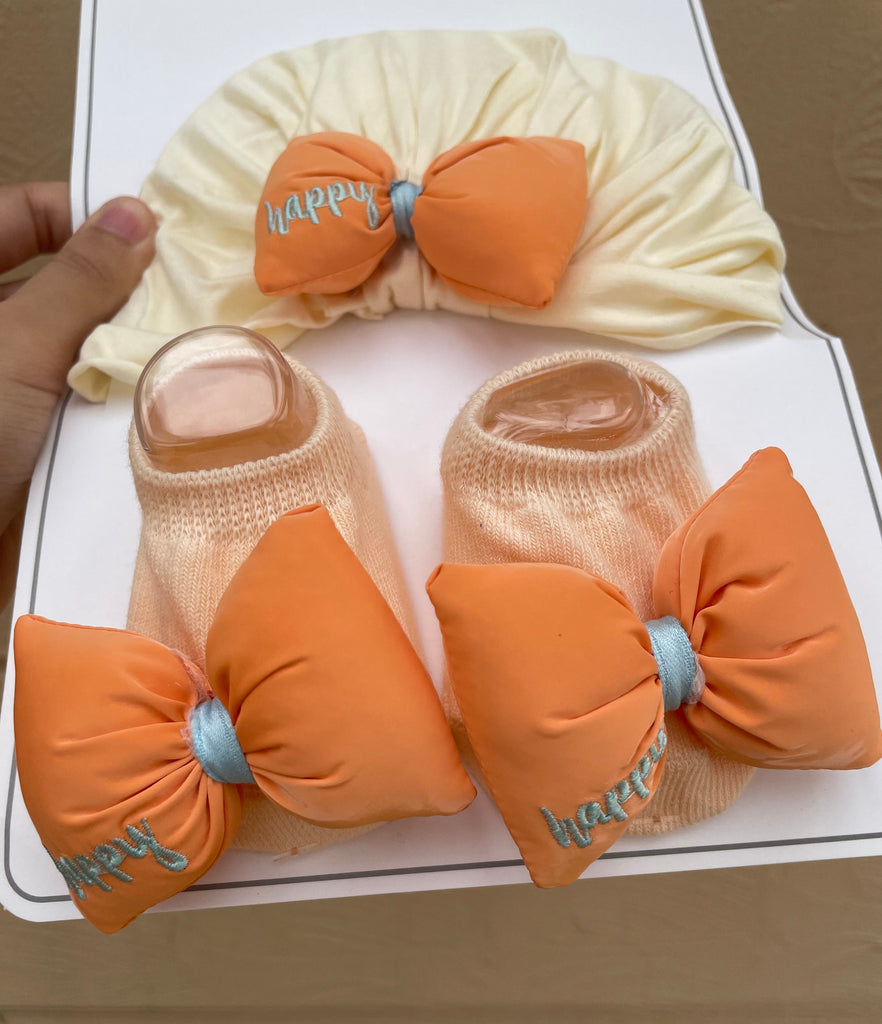 Bow Cap With Booties
